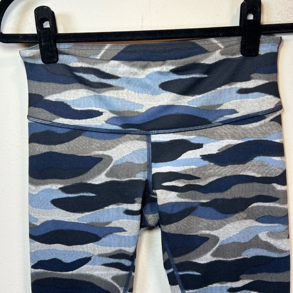 Lululemon Women's Wunder Under Crop III Leggings Blue Gray Camo Luon Gym  Size 6 - Picture 3 of 13